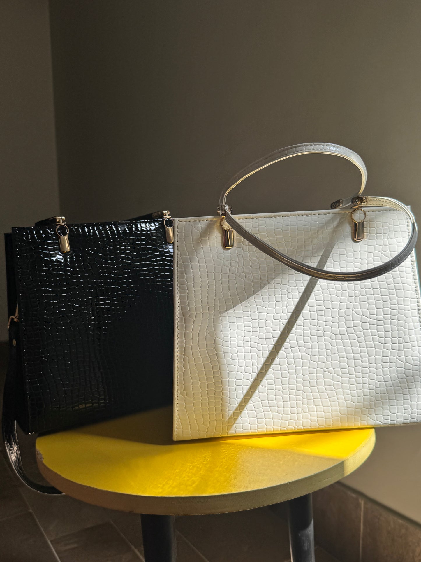 Bianca-Cross Body bag-Shine
