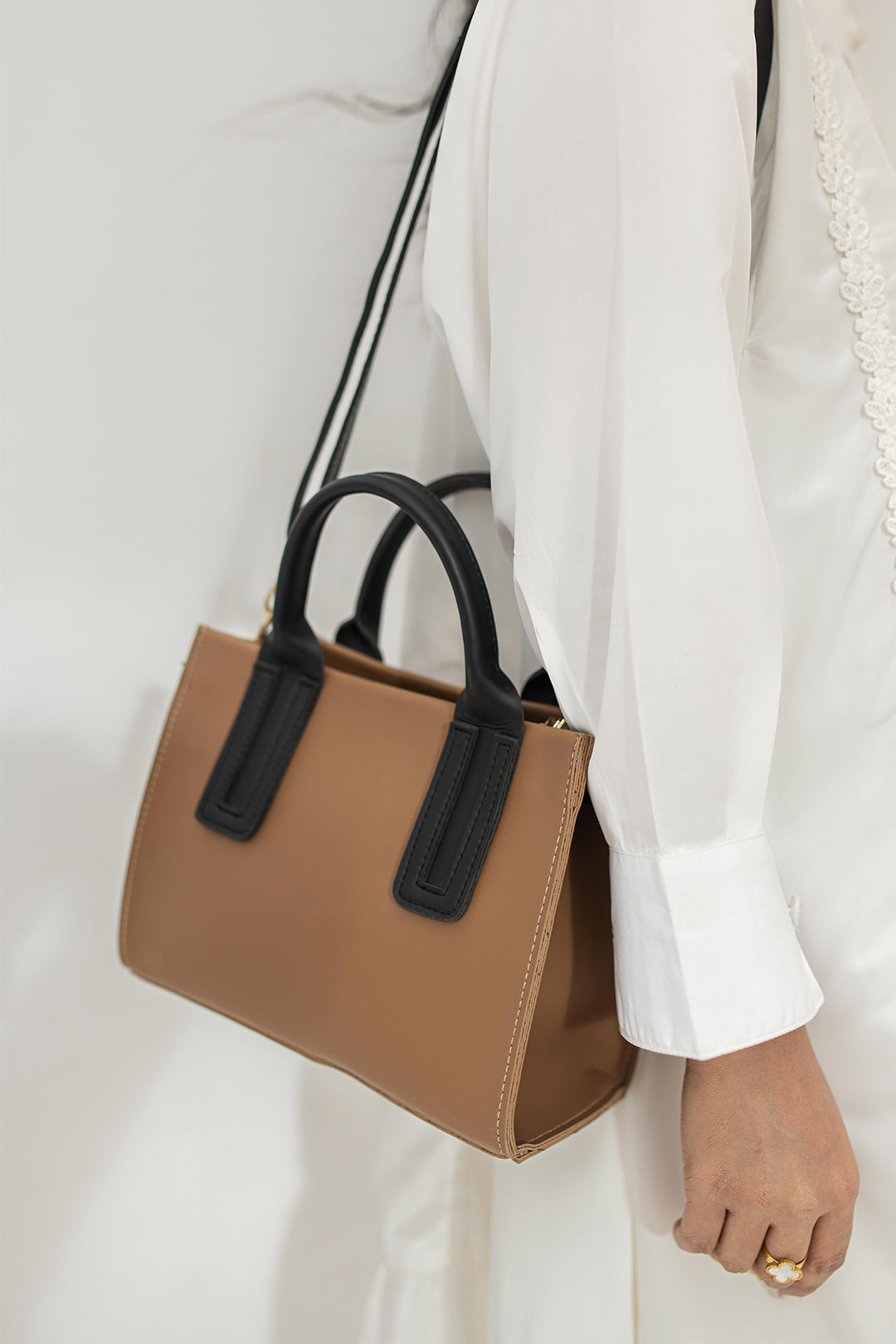 Bianca-Cross Body-VAGE