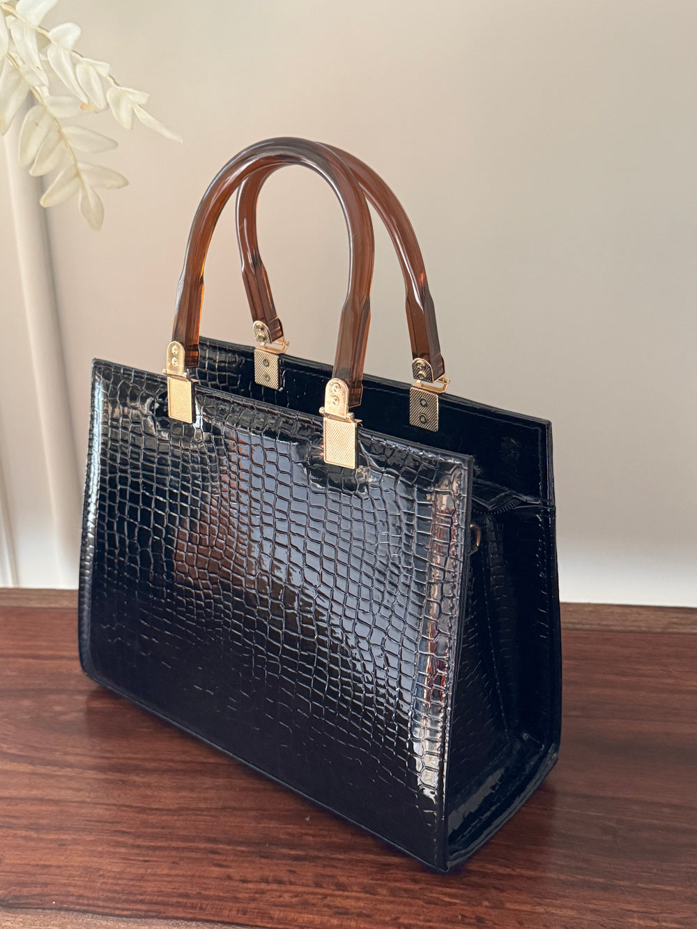 Bianca-Cross Body Acrylic Handle