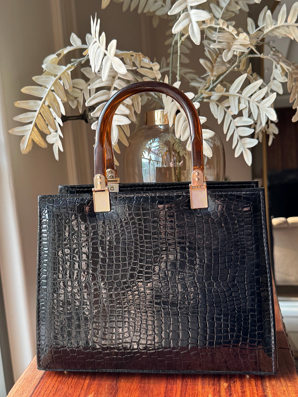 Bianca-Cross Body Acrylic Handle