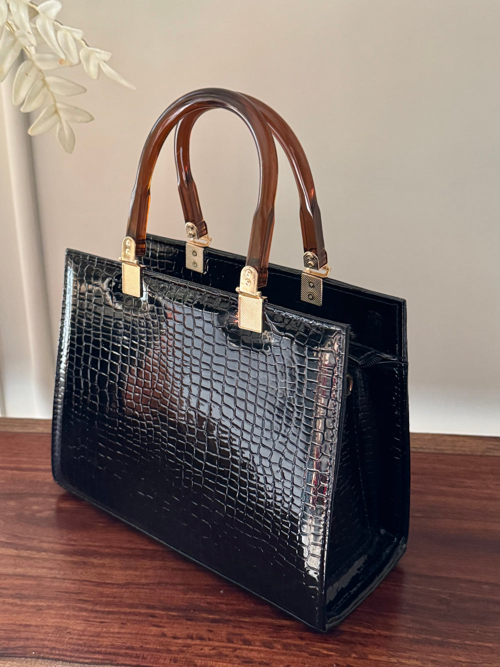 Bianca-Cross Body Acrylic Handle