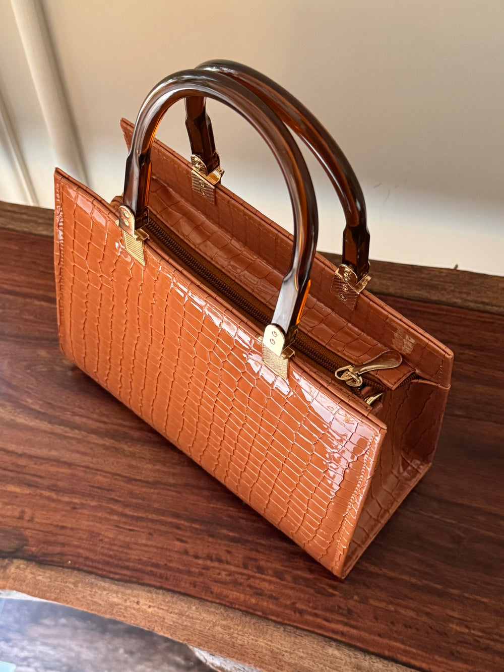 Bianca-Cross Body Acrylic Handle