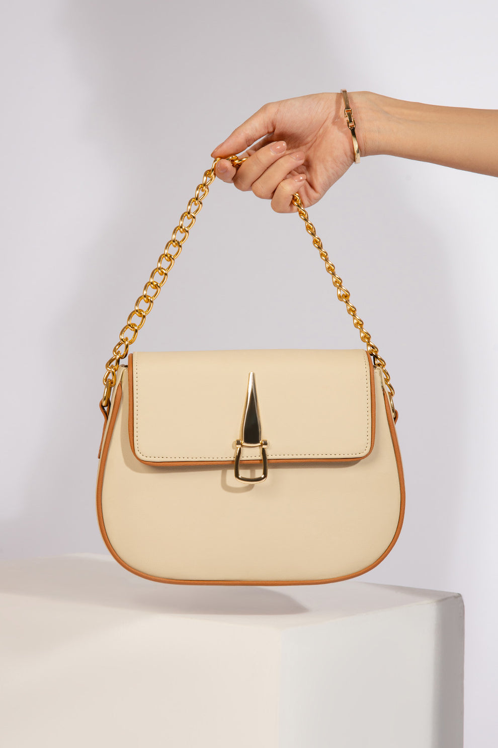 Bianca-Cross Body-ROUNDFIT
