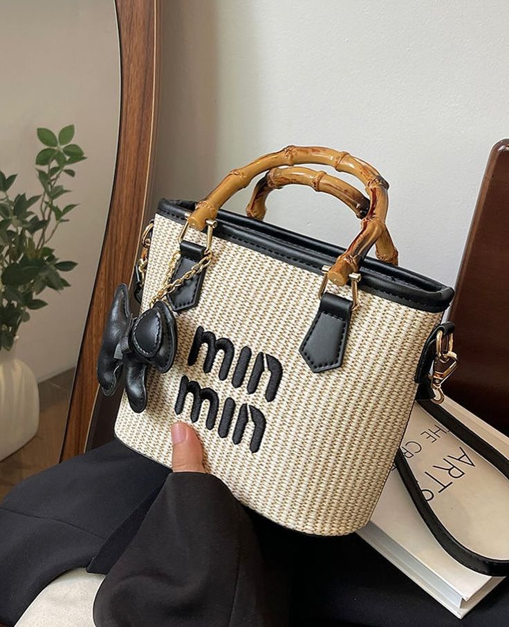 MIN MIN Cross Body Bag with Long strap - Brown